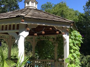 13 Tomkins Ridge Rd, Tomkins Cove, NY 10986