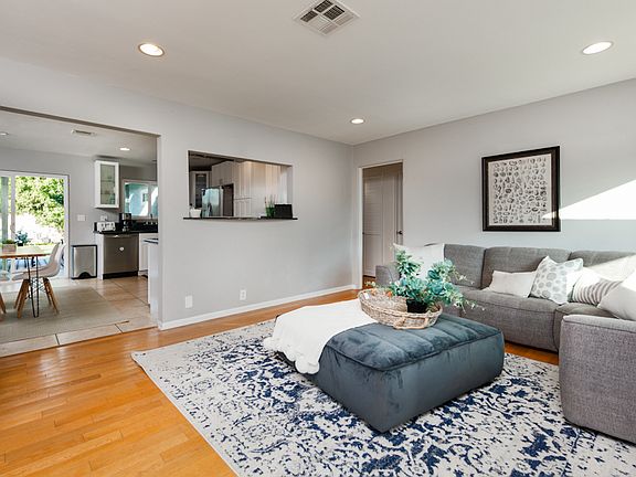 4th image of 3542 Tilden Ave
