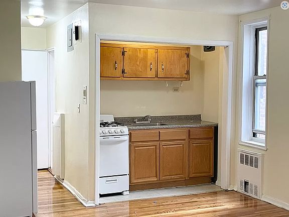 4th image of 4582 Manhattan College Pkwy APT 1A