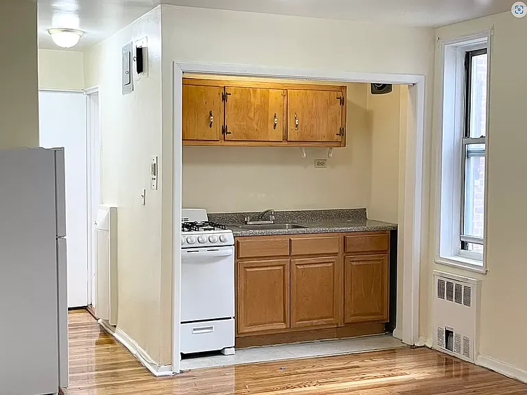 4582 Manhattan College Pkwy #1A — Photo 3