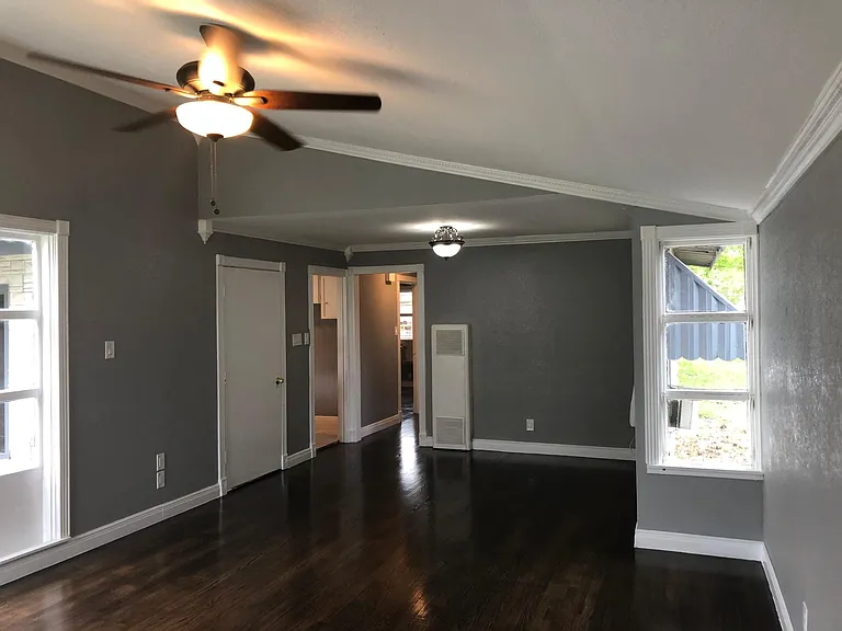 1518 Cambridge Dr — Photo 6