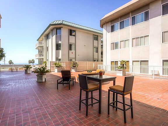 2nd image of 5366 La Jolla Blvd #C104