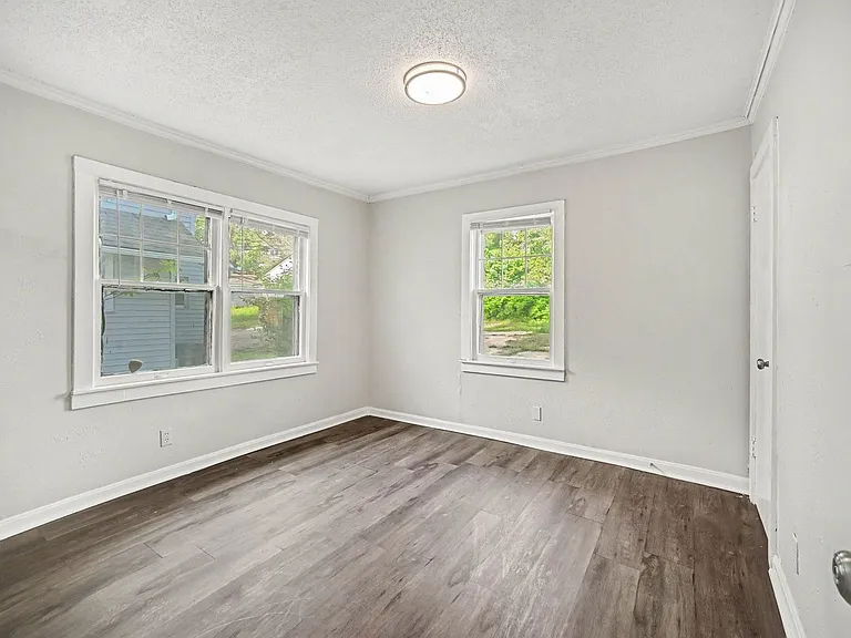 5114 Brooklyn Ave — Photo 6