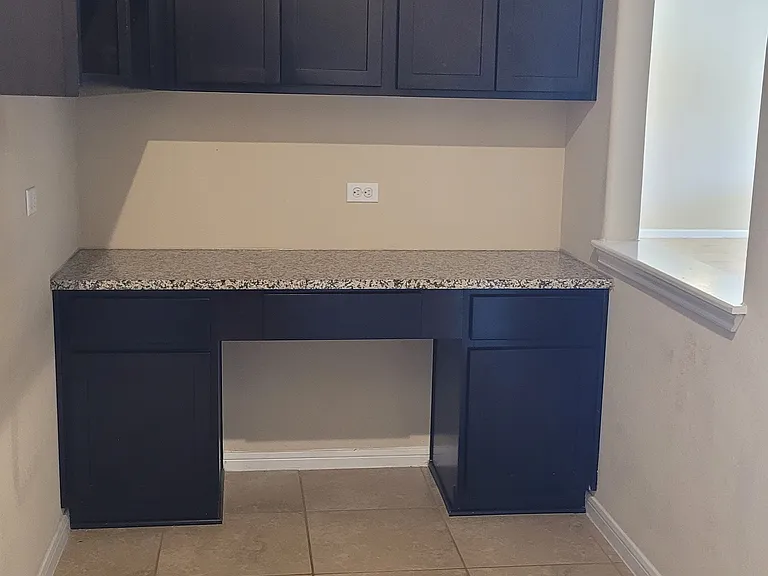 2449 Lyla Ln — Photo 12