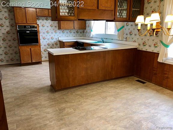 3rd image of 18734 Chelton Dr