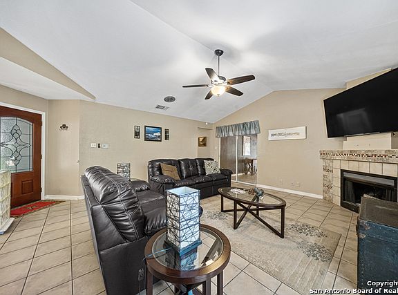 5th image of 210 Saddlebrook Dr