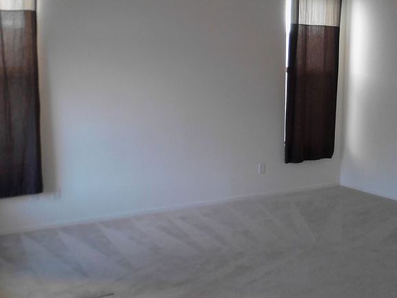 5th image of 2730 E Chester Dr