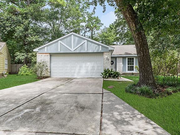 Cul-de-Sac view of the Front of this home -- REMODELED in just the past few months. GREAT LOCATION off
West Panther Creek north of Woodlands Parkway !! GREAT Schools !
