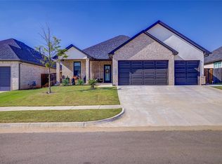 15401 Caspian Ln, Edmond, OK 73013