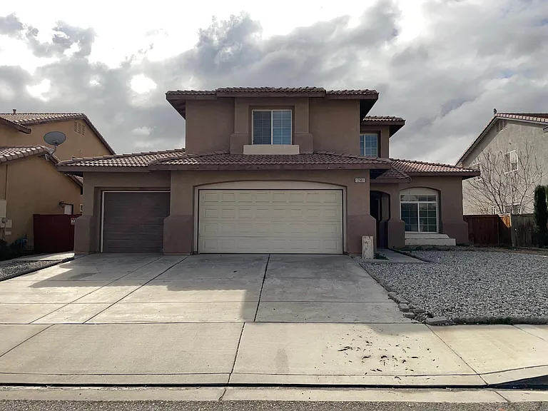 12661 Luna Rd — Photo 1