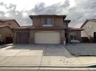 12661 Luna Rd, Victorville, CA 92392