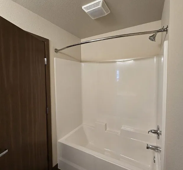 Deer Haven Apartments — Photo 34