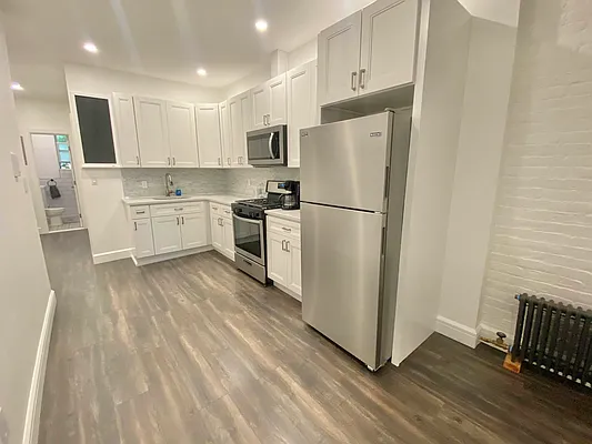 Rented by Papp Realty | media 16