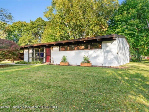5670 Buckingham Rd, Haslett, MI 48840