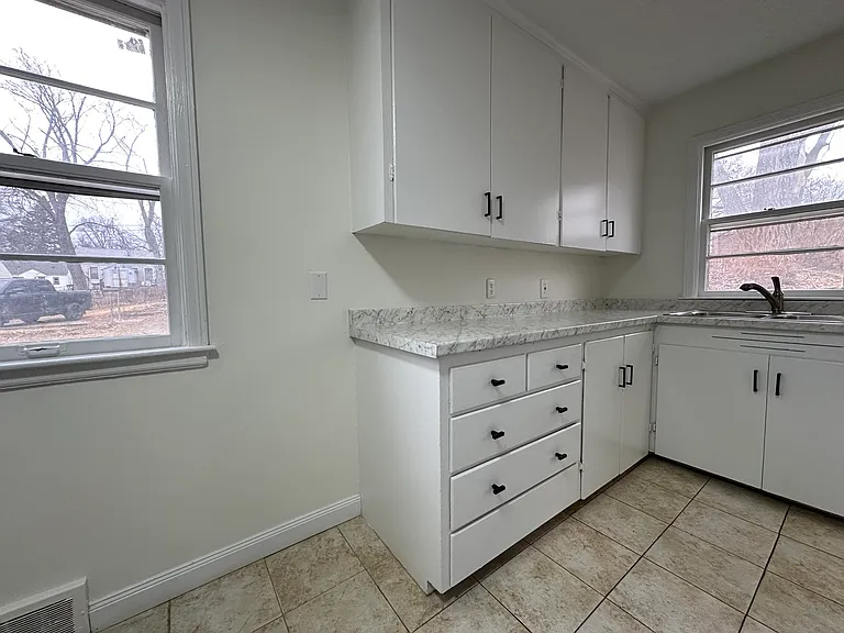 6762 Maple St — Photo 4