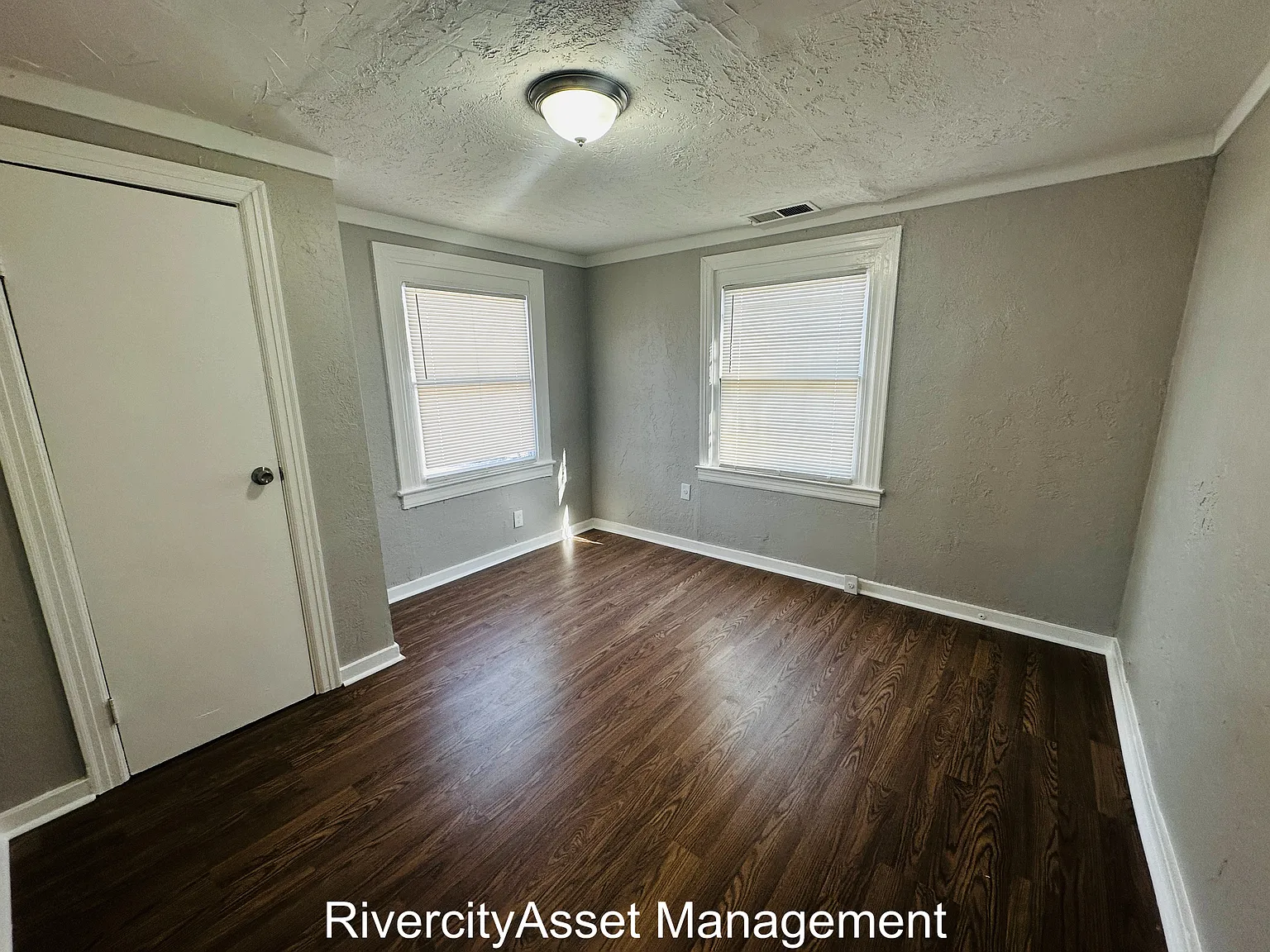 3 bed, 959 sqft, $995 — Photo 4