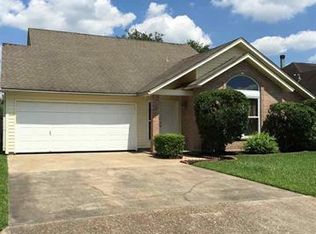 1098 Springmeadow Dr, Beaumont, TX 77706