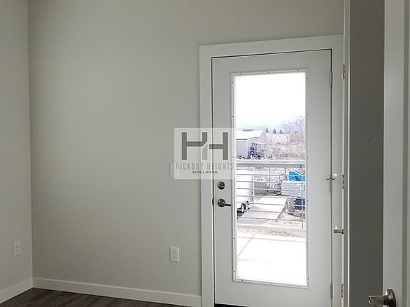 4th image of 209 Hickory St APT 202
