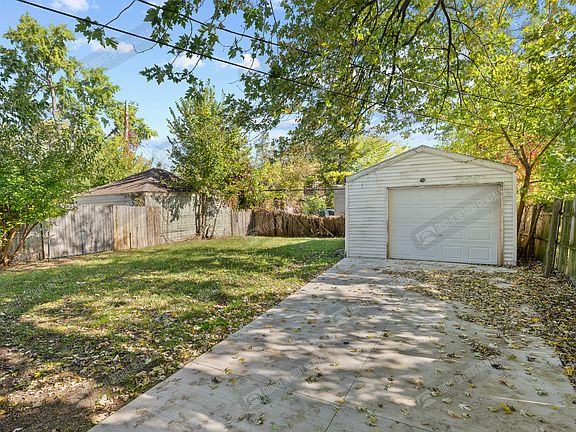 4th image of 15348 Murray Hill St