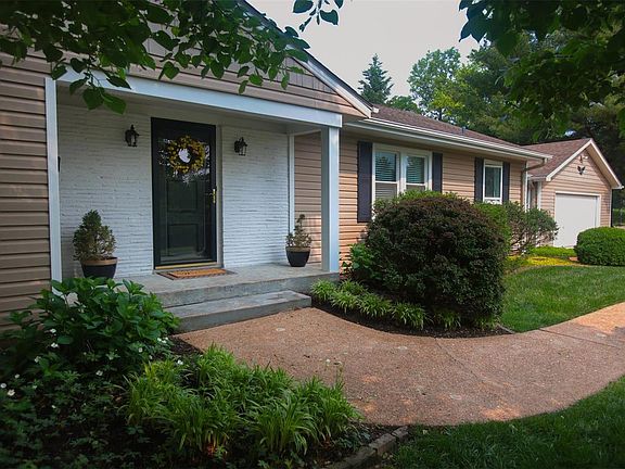 5th image of 549 Iris Ln