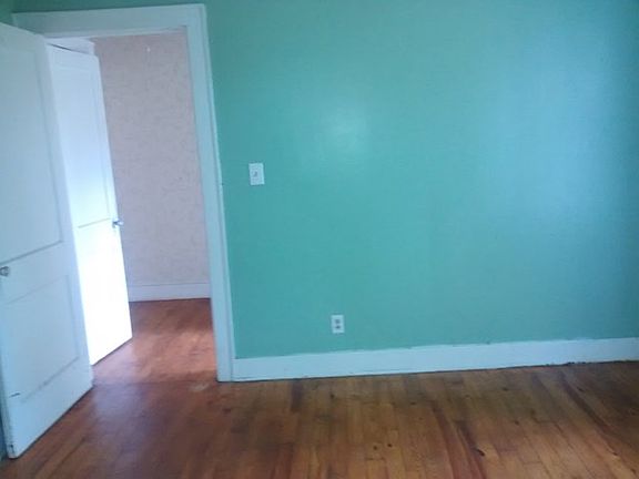 4th image of 777 Claire St