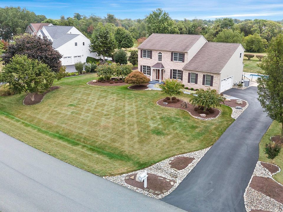 1st image of 147 Back Creek Dr
