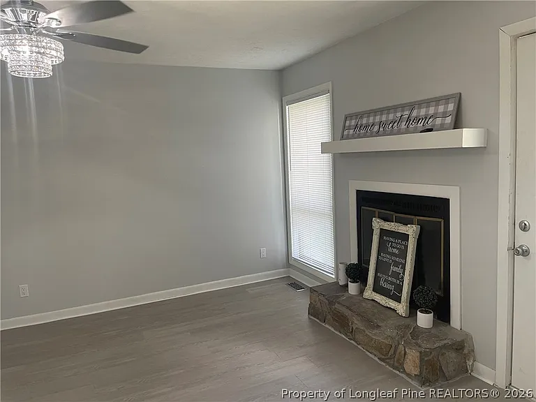 1366 Worstead Dr — Photo 7