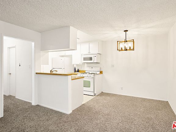 4th image of 1323 S Carmelina Ave APT 106