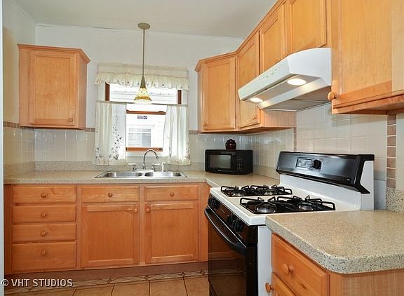 4th image of 2237 N 73rd Ct