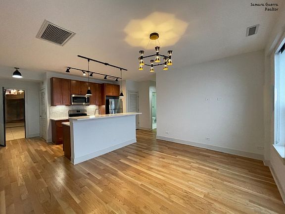 5th image of 2745 N Milwaukee Ave #506