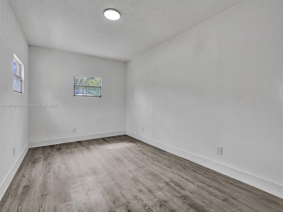 5th image of 833 NW 2nd St