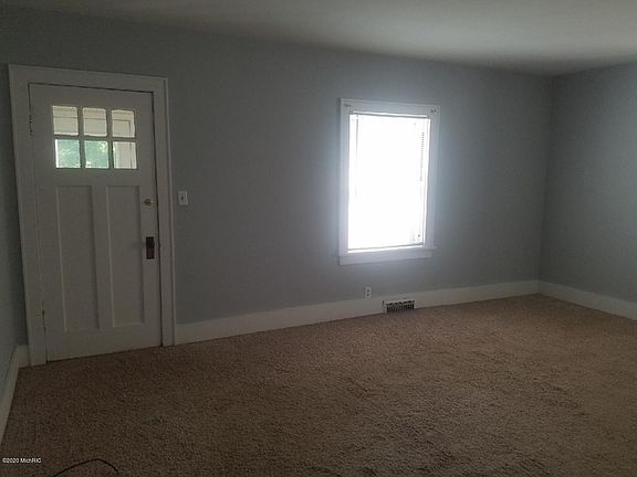 4th image of 5022 Dowling St