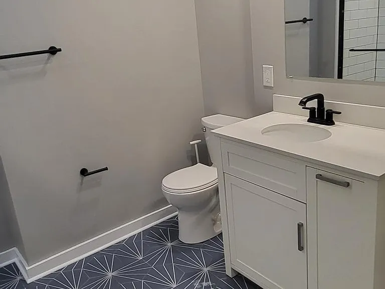 Main Bathroom1