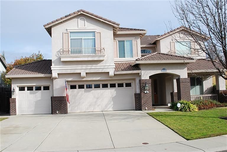 1st image of 160 Costello Ct