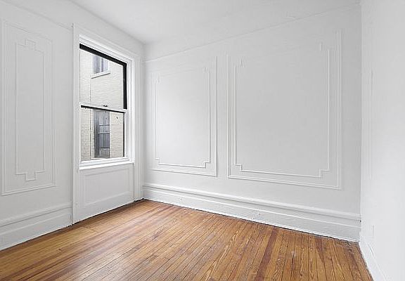 4th image of 585 Park Pl APT 3r
