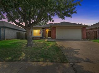 7003 Stetter Dr, Arlington, TX 76001