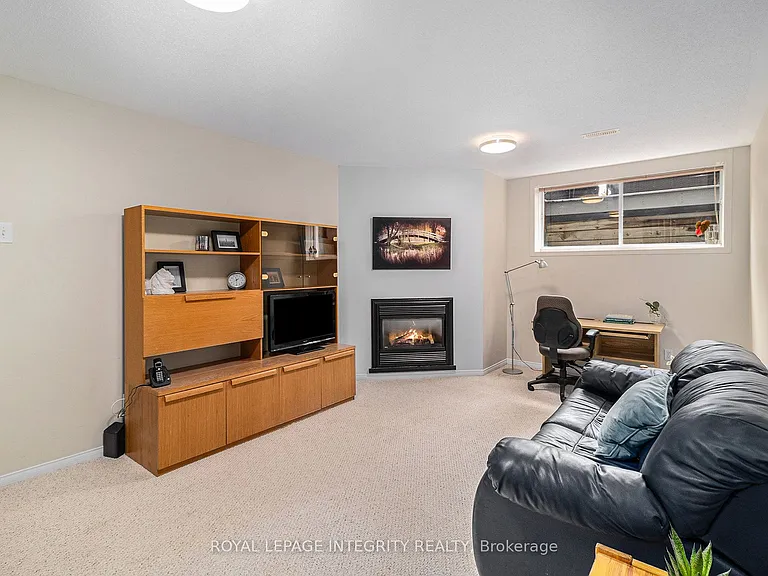 564 Renaissance Dr — Photo 10