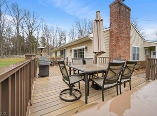 104 Walnut Valley Rd, Columbia, NJ 07832