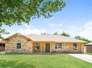 136 Rusty Ln, Waxahachie, TX 75165