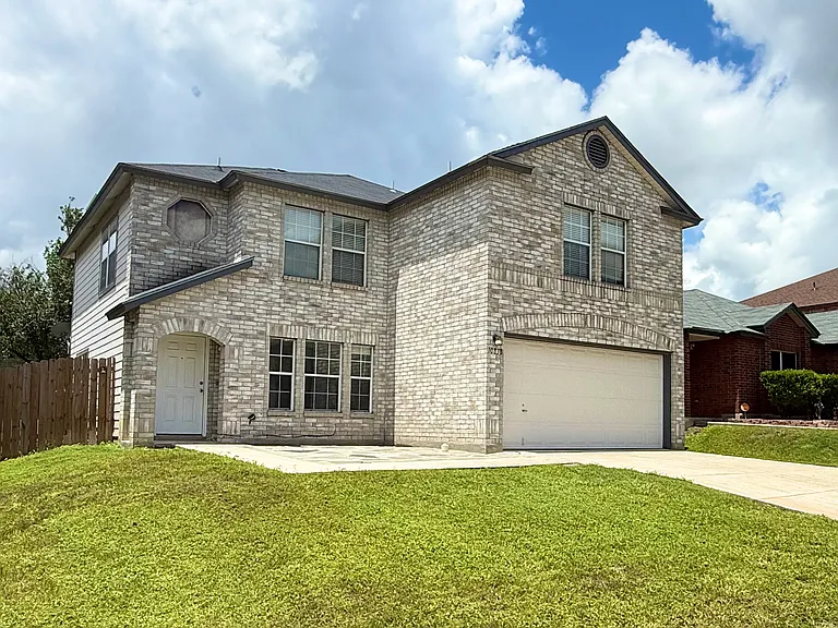10838 Larson Cavern — Photo 1
