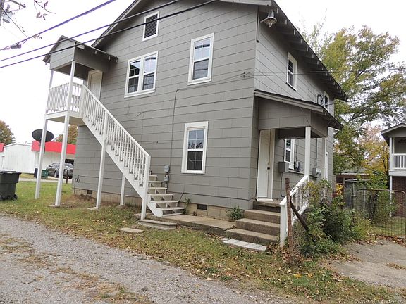 5th image of 11 E Burnham Ave #1/2