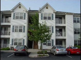 833 Waterford Dr, Edison, NJ 08817