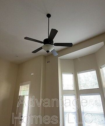 5th image of 2915 Swift St