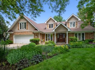 27 Sharon Ct, Hinsdale, IL 60521