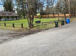 2330 Hubbard Ln, Grants Pass, OR 97527