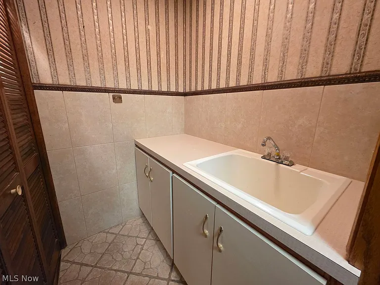 7500 Quarry Rd #C — Photo 28