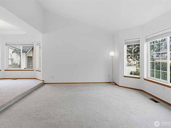 5th image of 4108 NE 7th Street