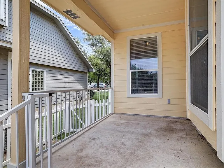 1115 Rawhide Trl — Photo 79