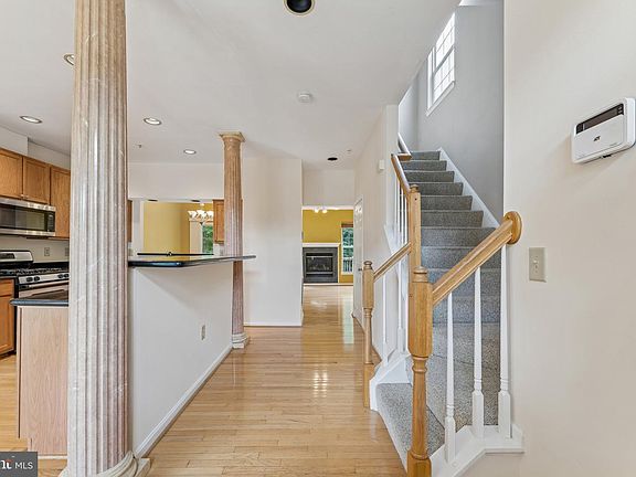 3rd image of 1000 Chilmark Ct