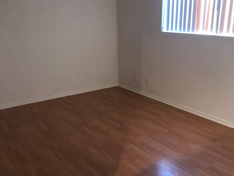 1st image of 1058 E Washington Blvd APT 3